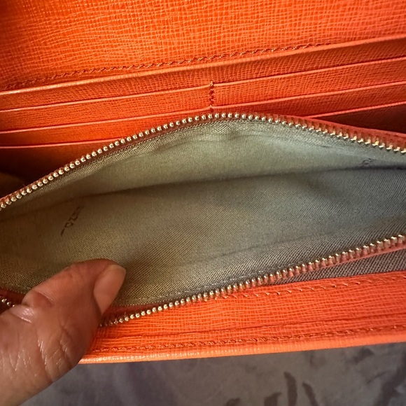 FENDI Wallet Crayon Orange Leather Authentic - Picture 5 of 14